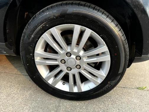 2016 Land Rover LR4 Base
