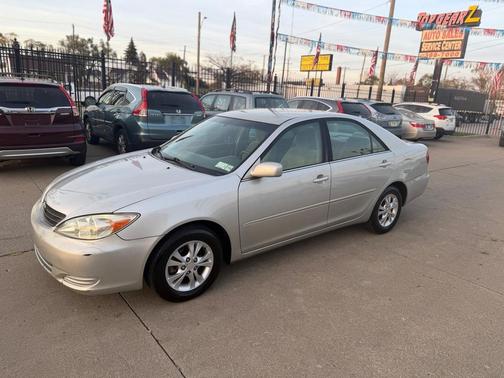 2004 Toyota Camry LE V6