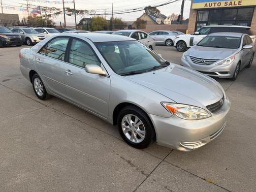 2004 Toyota Camry LE V6