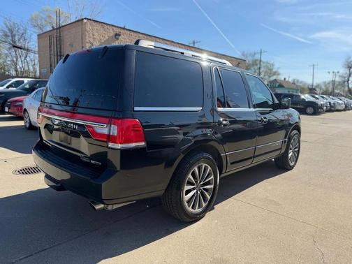 Tuxedo Black Metallic 2015 Lincoln Navigator Base