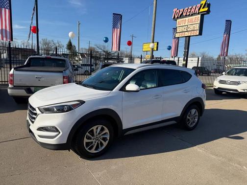 Dazzling White 2018 Hyundai TUCSON SEL Plus