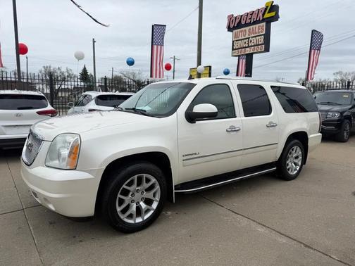 Pearl White 2011 GMC Yukon XL Denali