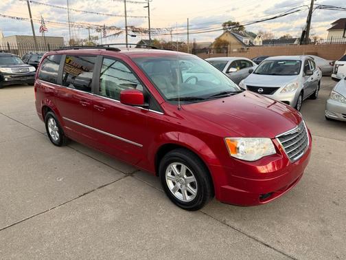 2010 Chrysler Town & Country Touring