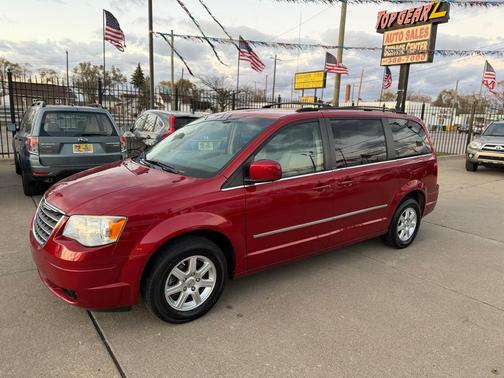 2010 Chrysler Town & Country Touring