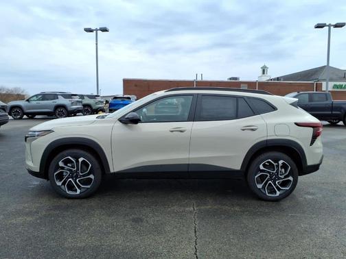 White Sand 2026 Chevrolet Trax 2RS