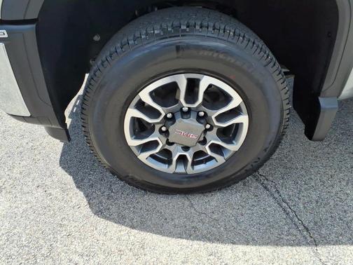 Sterling 2025 GMC Sierra 2500 SLE
