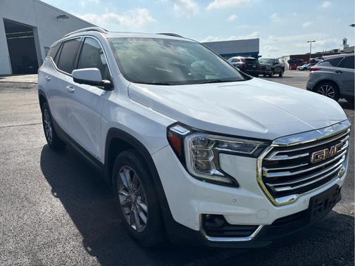 Summit White 2022 GMC Terrain SLT