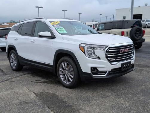 Summit White 2022 GMC Terrain SLT