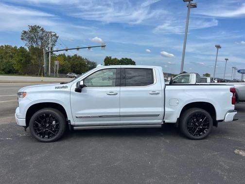 Polar White 2026 Chevrolet Silverado 1500 High Country