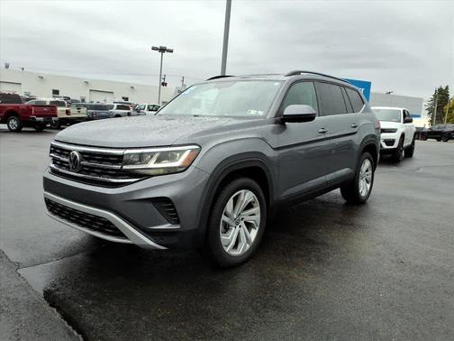 Platinum Gray Metallic 2022 Volkswagen Atlas 2.0T SE