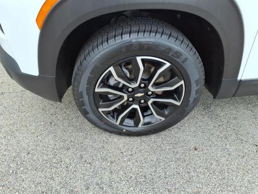 Summit White 2023 Chevrolet Trailblazer ACTIV
