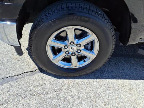 Agate Black Metallic 2025 Ford F-150 XLT
