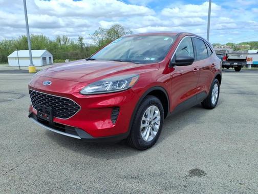 Rapid Red Metallic Tinted Clearcoat 2022 Ford Escape SE