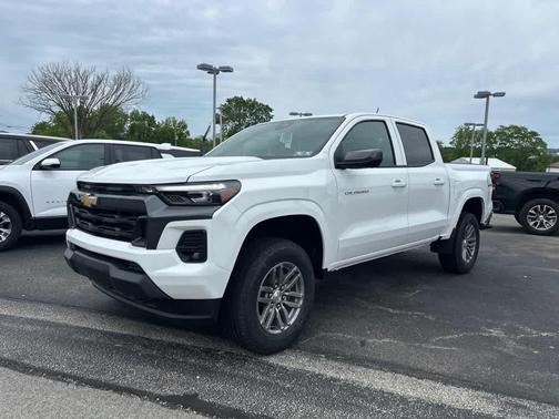 Summit White 2025 Chevrolet Colorado LT