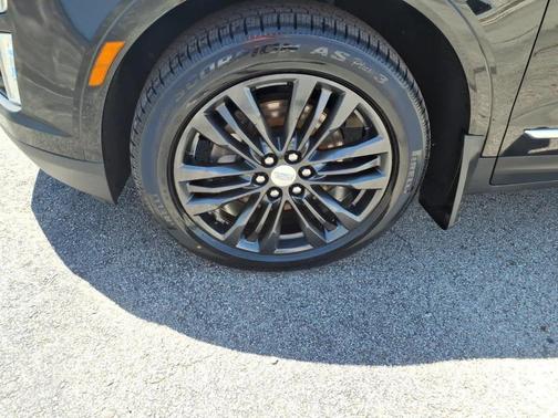 Stellar Black Metallic 2019 Cadillac XT5 Premium Luxury