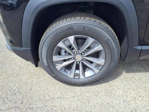 Mosaic Black Metallic 2026 Chevrolet Equinox LT