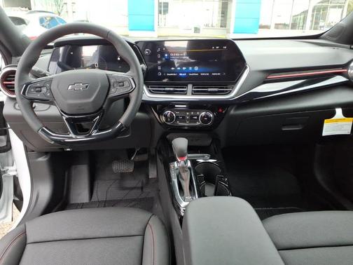 Summit White 2026 Chevrolet Trax 2RS