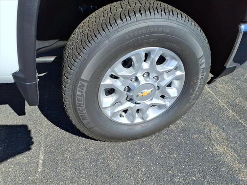 Summit White 2025 Chevrolet Silverado 2500 LT