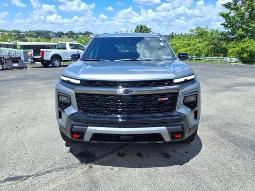 Sterling Gray Metallic 2026 Chevrolet Traverse Z71