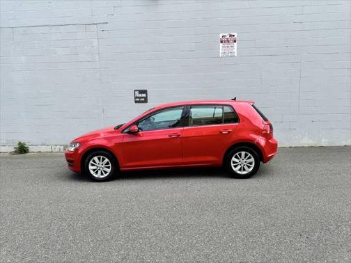 2017 Volkswagen Golf TSI S 4-Door