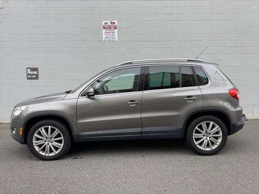 2011 Volkswagen Tiguan SE