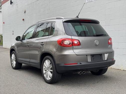 2011 Volkswagen Tiguan SE
