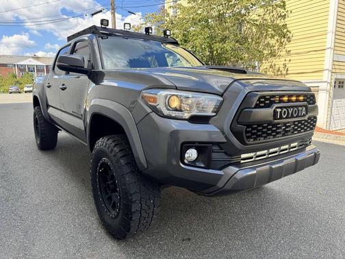 2018 Toyota Tacoma TRD Sport