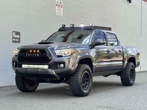 2018 Toyota Tacoma TRD Sport