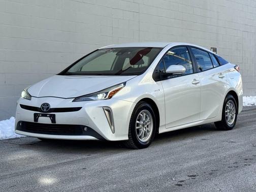 2022 Toyota Prius LE