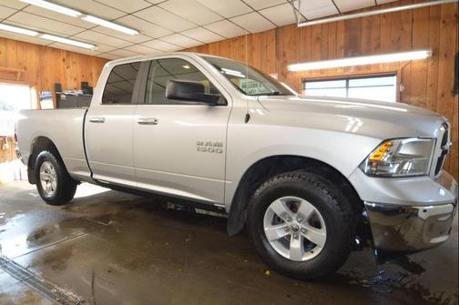 2017 RAM 1500 SLT