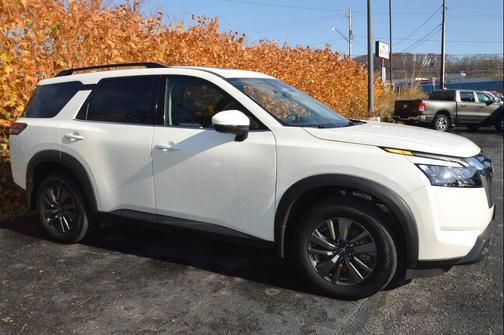2023 Nissan Pathfinder SV AWD 4dr SUV