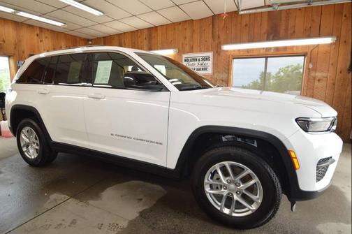 White 2025 Jeep Grand Cherokee Laredo