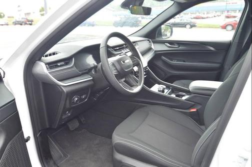 White 2025 Jeep Grand Cherokee Laredo