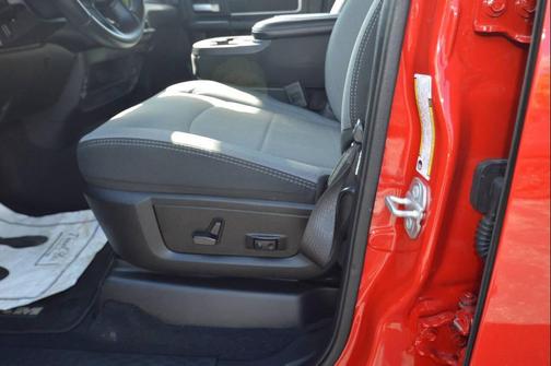 2024 RAM 2500 Big Horn 4x4 4dr Crew Cab 6.3 ft. SB Pickup
