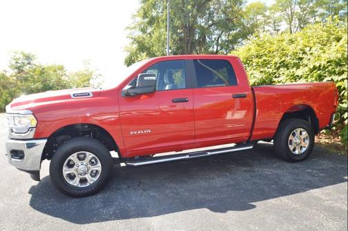 2024 RAM 2500 Big Horn 4x4 4dr Crew Cab 6.3 ft. SB Pickup