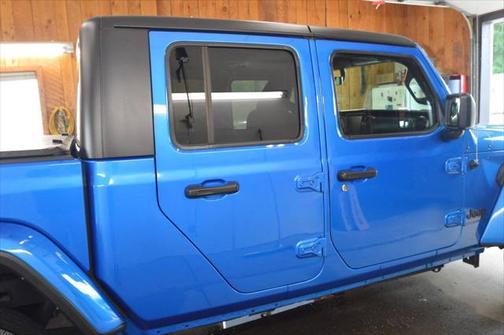 2023 Jeep Gladiator Sport S