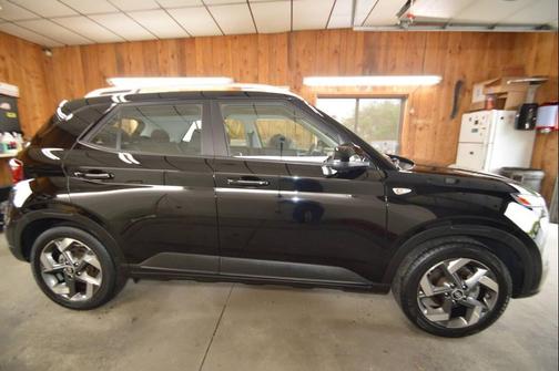 2022 Hyundai VENUE SEL 4dr Crossover