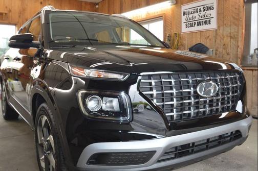 2022 Hyundai VENUE SEL 4dr Crossover