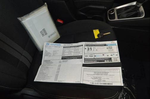 2022 Hyundai VENUE SEL 4dr Crossover