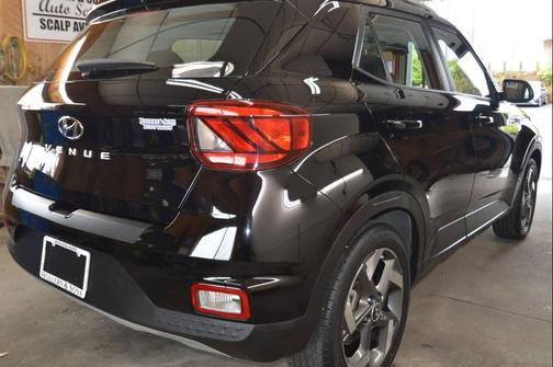 2022 Hyundai VENUE SEL 4dr Crossover