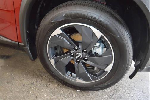 Gun Metallic 2026 Nissan Rogue SV