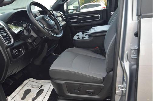 2024 RAM 2500 Big Horn 4x4 4dr Crew Cab 6.3 ft. SB Pickup