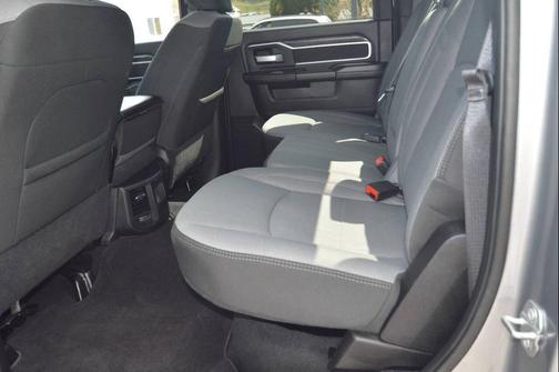 2024 RAM 2500 Big Horn 4x4 4dr Crew Cab 6.3 ft. SB Pickup
