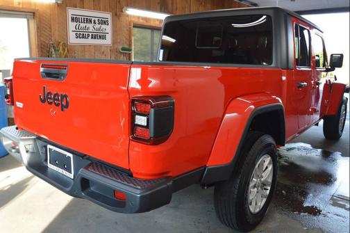 2023 Jeep Gladiator Sport S