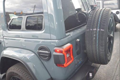 2025 Jeep Wrangler 4xe Sahara