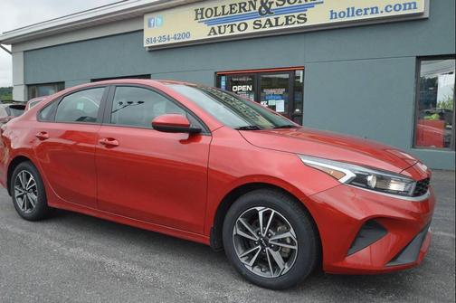 Currant Red 2022 Kia Forte LXS