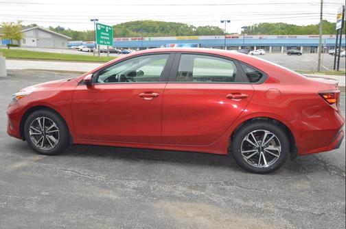 Currant Red 2022 Kia Forte LXS