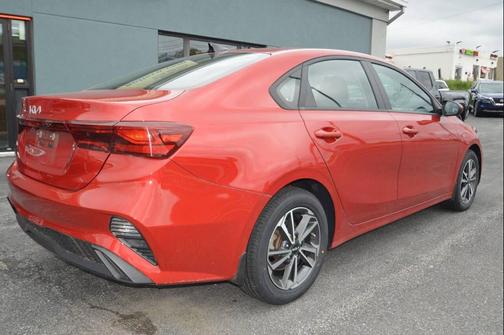 Currant Red 2022 Kia Forte LXS