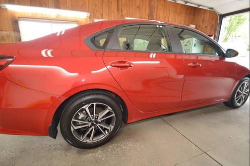 Currant Red 2022 Kia Forte LXS