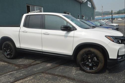 Platinum White Pearl 2026 Honda Ridgeline Black
